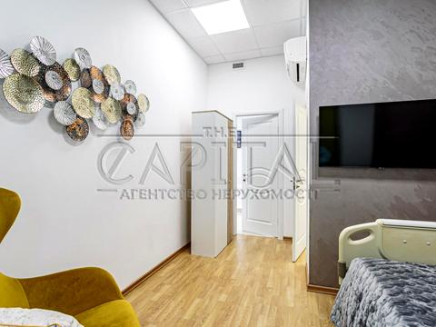 комерційна за адресою Берестейське шосе (Брест-Литовське), 19-А