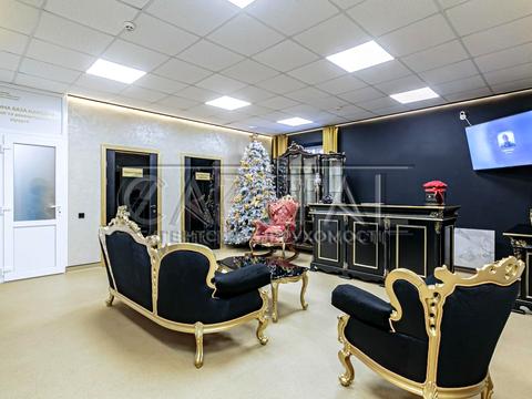 комерційна за адресою Берестейське шосе (Брест-Литовське), 19-А