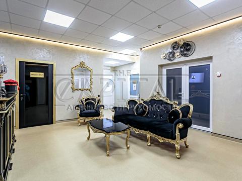 комерційна за адресою Берестейське шосе (Брест-Литовське), 19-А