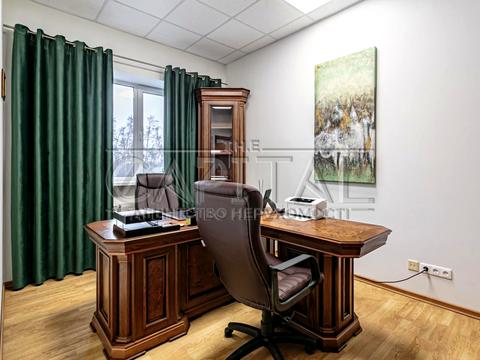 комерційна за адресою Берестейське шосе (Брест-Литовське), 19-А