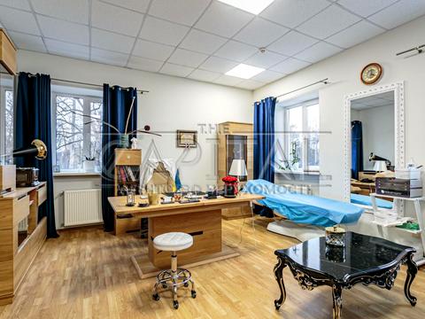 комерційна за адресою Берестейське шосе (Брест-Литовське), 19-А