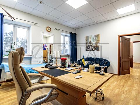 комерційна за адресою Берестейське шосе (Брест-Литовське), 19-А