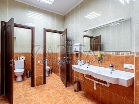 комерційна за адресою Берестейське шосе (Брест-Литовське), 19-А