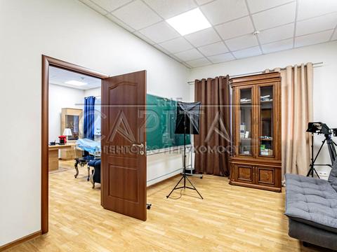 комерційна за адресою Берестейське шосе (Брест-Литовське), 19-А