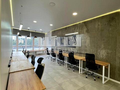 коммерческая по адресу Кловский спуск, 7