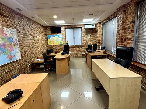 комерційна за адресою Степана Бандери вул. (Шмідта), 4