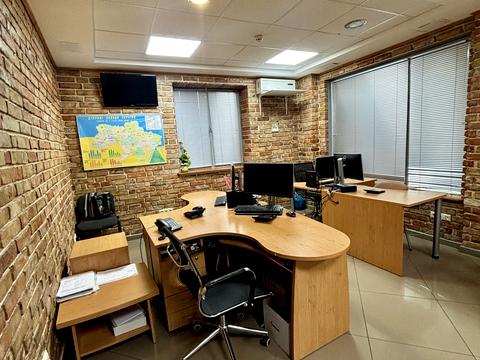 комерційна за адресою Степана Бандери вул. (Шмідта), 4