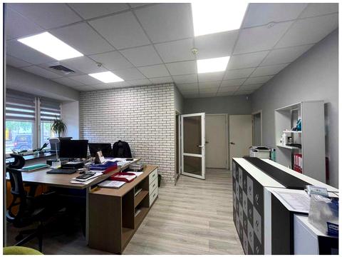 комерційна за адресою Володимира Івасюка просп. (Героїв Сталінграду), 10-А