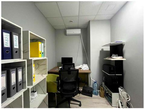 комерційна за адресою Володимира Івасюка просп. (Героїв Сталінграду), 10-А