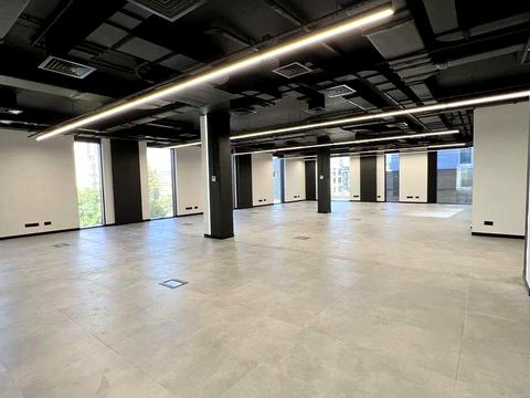 комерційна за адресою Красилівська вул., 9