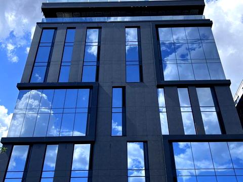 комерційна за адресою Красилівська вул., 9