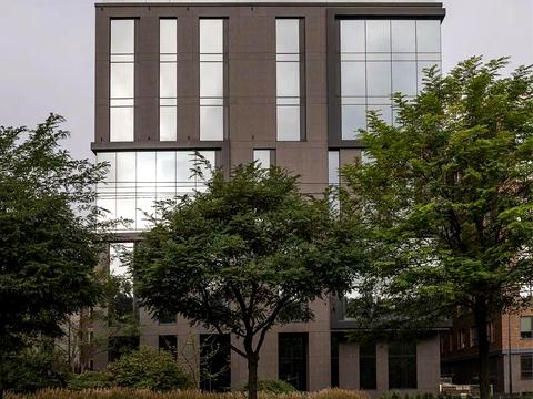 комерційна за адресою Красилівська вул., 9