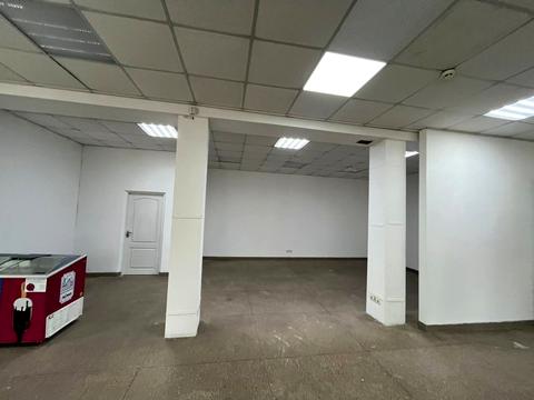 комерційна за адресою Амосова вул. (Корчагінців), 11а