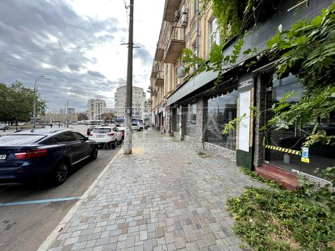 комерційна за адресою Золотоустівська вул., 2/4