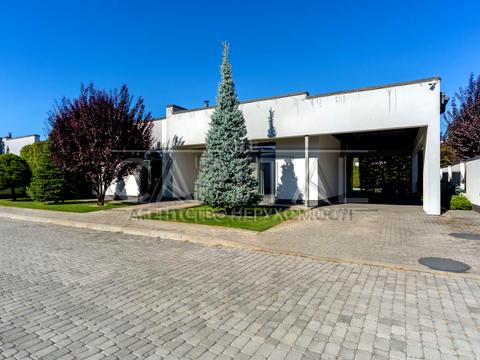 дом по адресу Дмитрівська