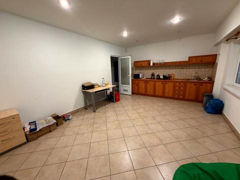 комерційна за адресою Садова вул., 2