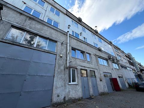 комерційна за адресою Садова вул., 2