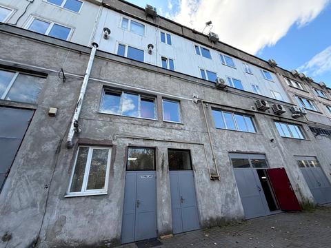 комерційна за адресою Садова вул., 2