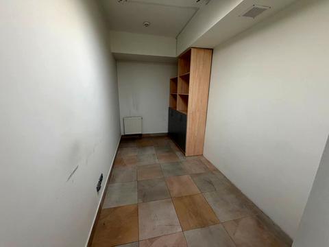 комерційна за адресою Садова вул., 2