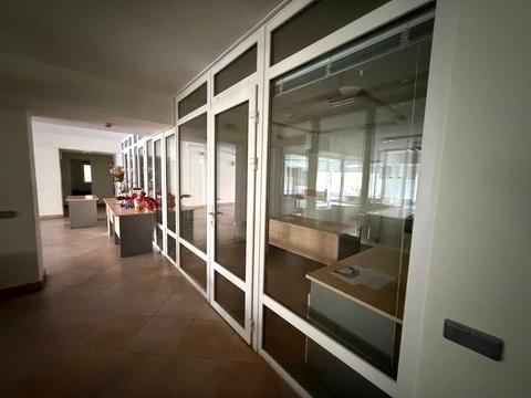 комерційна за адресою Садова вул., 2