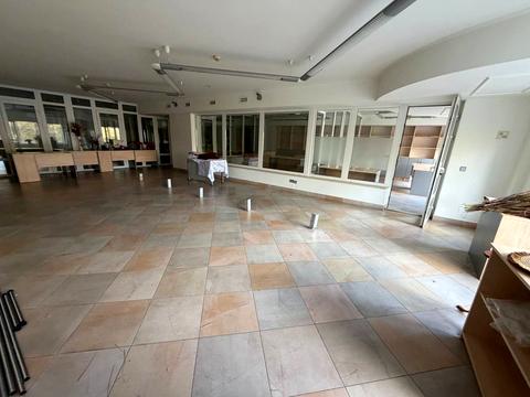 комерційна за адресою Садова вул., 2