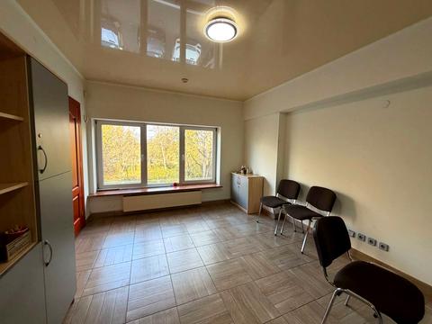 комерційна за адресою Садова вул., 2