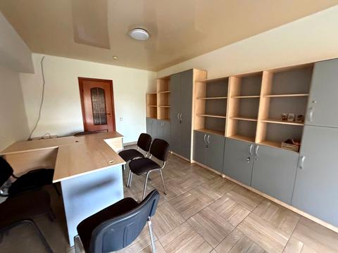 комерційна за адресою Садова вул., 2