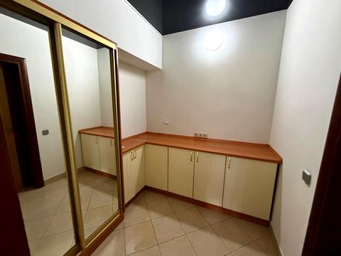 комерційна за адресою Садова вул., 2