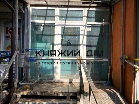 комерційна за адресою Композитора Лятошинського вул., 18