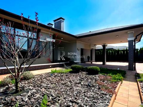 дом по адресу вул. Центральна, 1