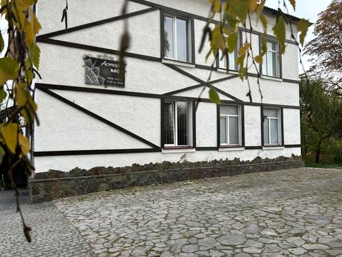 комерційна за адресою Київська вул. (107-ї Кременецької Дивізії), 39