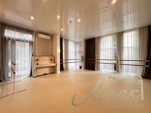 комерційна за адресою Салютна вул., 2-Б