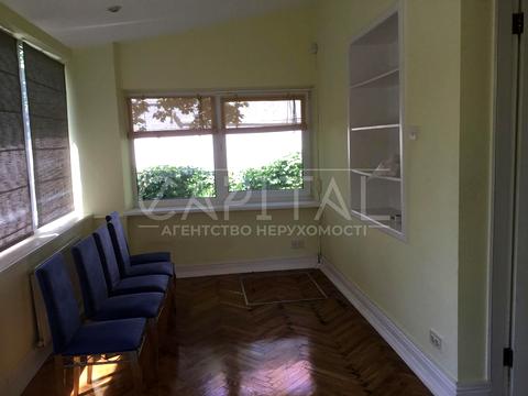 будинок за адресою Добровольчих Батальйонів вул. (Панфіловців)