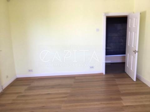 будинок за адресою Добровольчих Батальйонів вул. (Панфіловців)