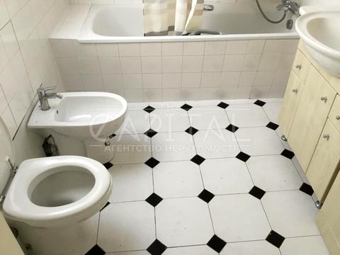 будинок за адресою Добровольчих Батальйонів вул. (Панфіловців)