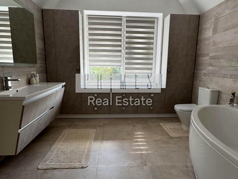 будинок за адресою Озерна вул.