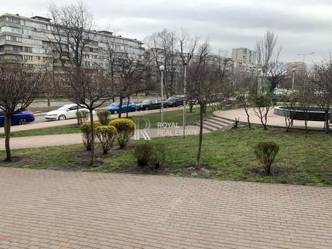 коммерческая по адресу Вышгородская ул., 45