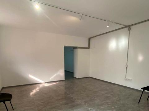 комерційна за адресою Шухевичів вул., 47