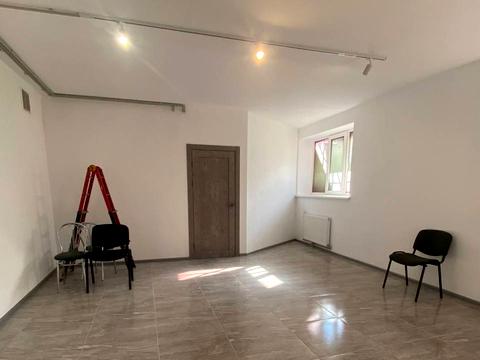 комерційна за адресою Шухевичів вул., 47