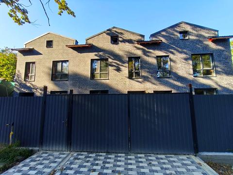 дом по адресу Українська ул.