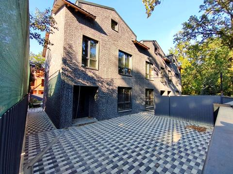 будинок за адресою Українська вул.