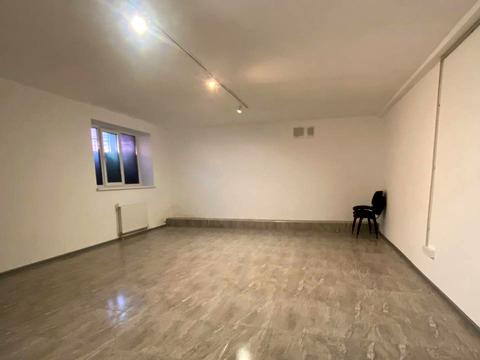 комерційна за адресою Шухевичів вул., 47