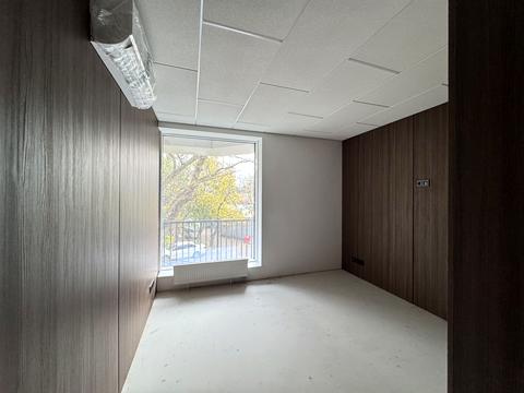 комерційна за адресою Золотоустівська вул., 25