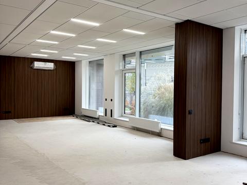 комерційна за адресою Золотоустівська вул., 25