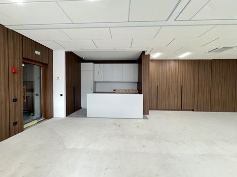 комерційна за адресою Золотоустівська вул., 25