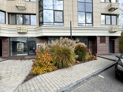 комерційна за адресою Золотоустівська вул., 25