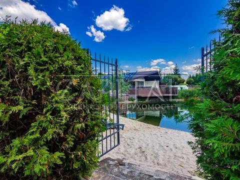 будинок за адресою Першотравнева вул.