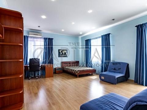 будинок за адресою Першотравнева вул.