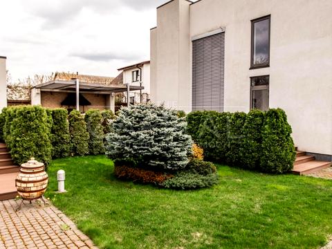 дом по адресу Днепровская набережная ул.