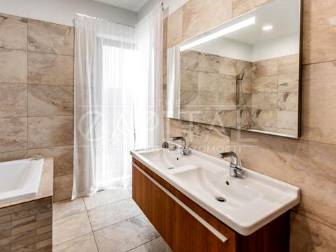 дом по адресу Днепровская набережная ул.